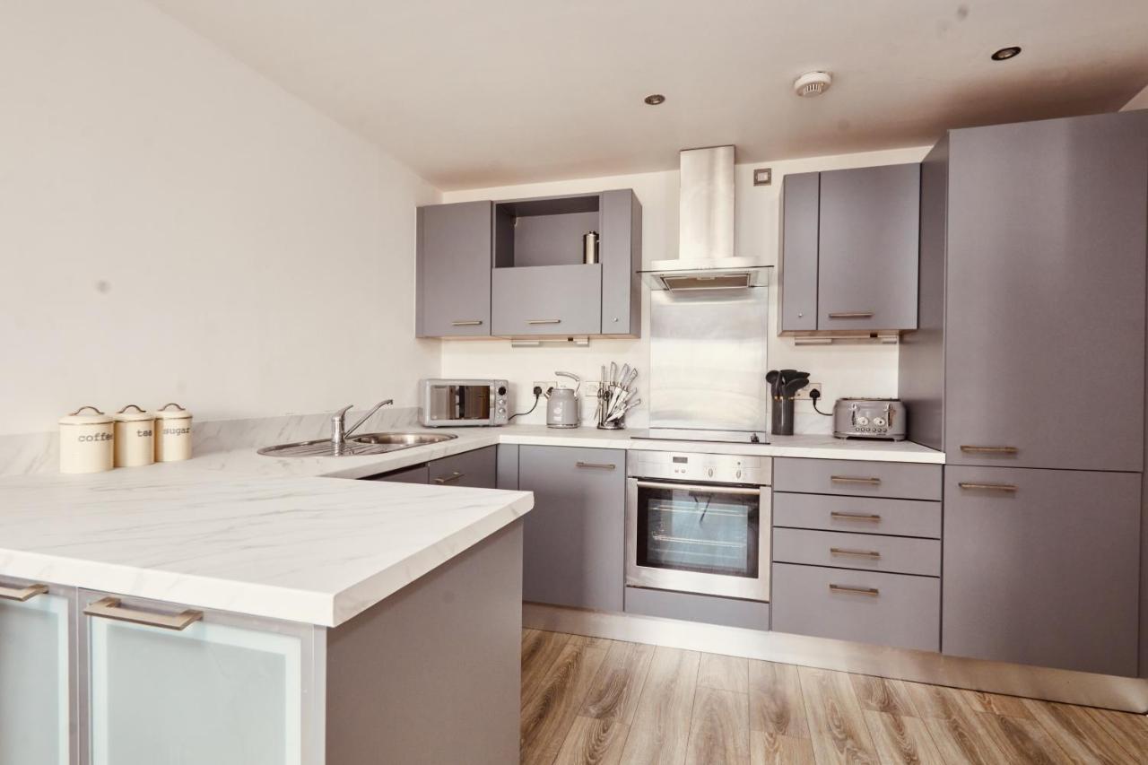 Deluxe River Canal View & Free Secure Parking! ليدز المظهر الخارجي الصورة