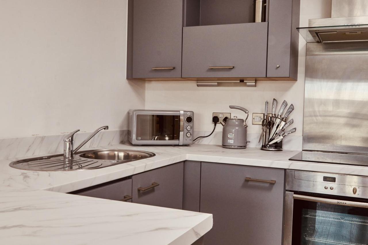 Deluxe River Canal View & Free Secure Parking! ليدز المظهر الخارجي الصورة