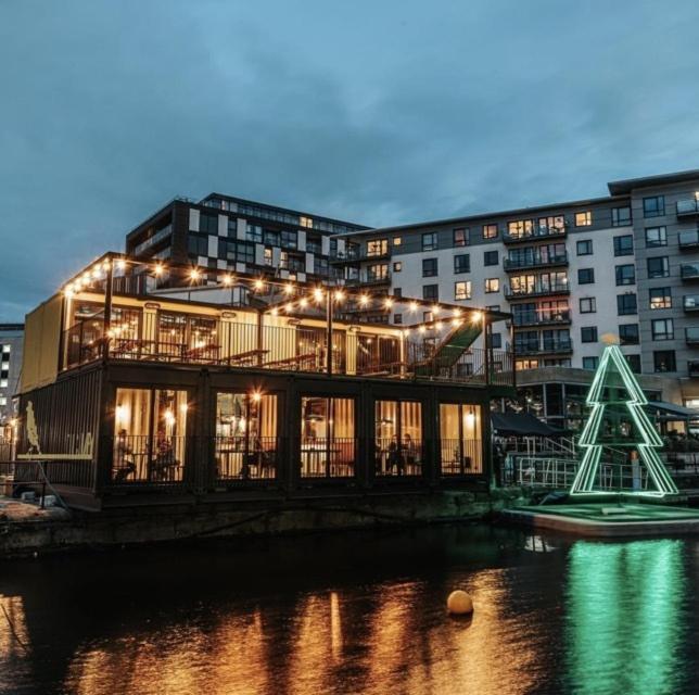 Deluxe River Canal View & Free Secure Parking! ليدز المظهر الخارجي الصورة